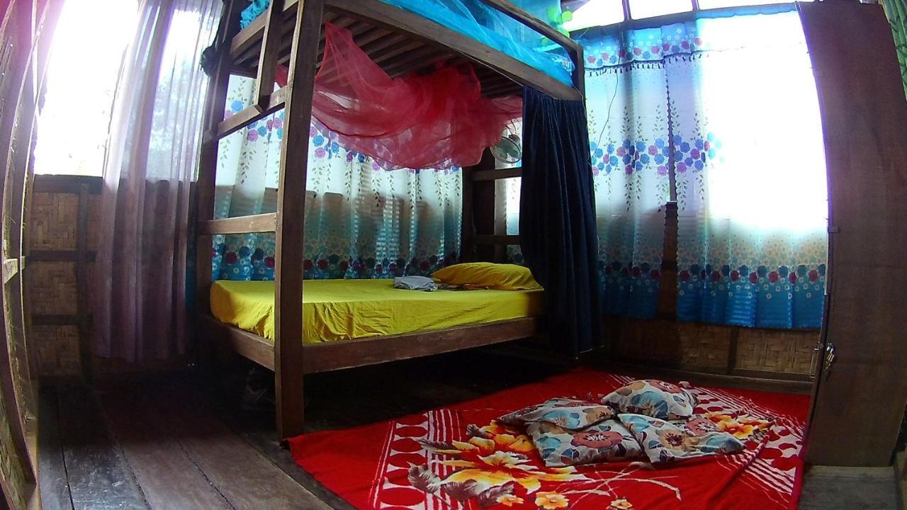 Footprints Homestay (Adults Only) General Luna  Eksteriør billede