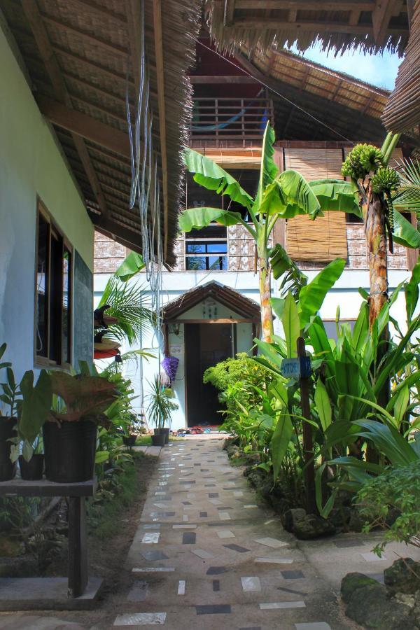 Footprints Homestay (Adults Only) General Luna  Eksteriør billede