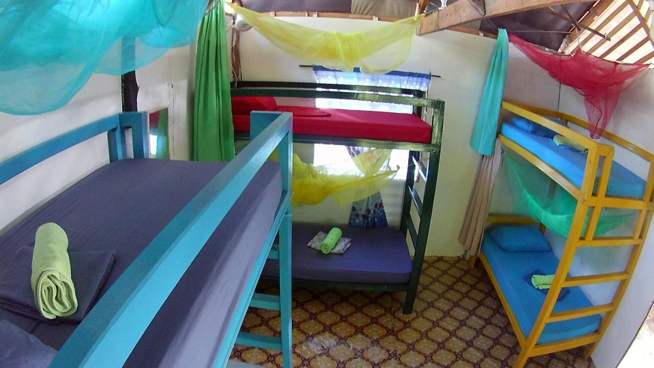 Footprints Homestay (Adults Only) General Luna  Eksteriør billede